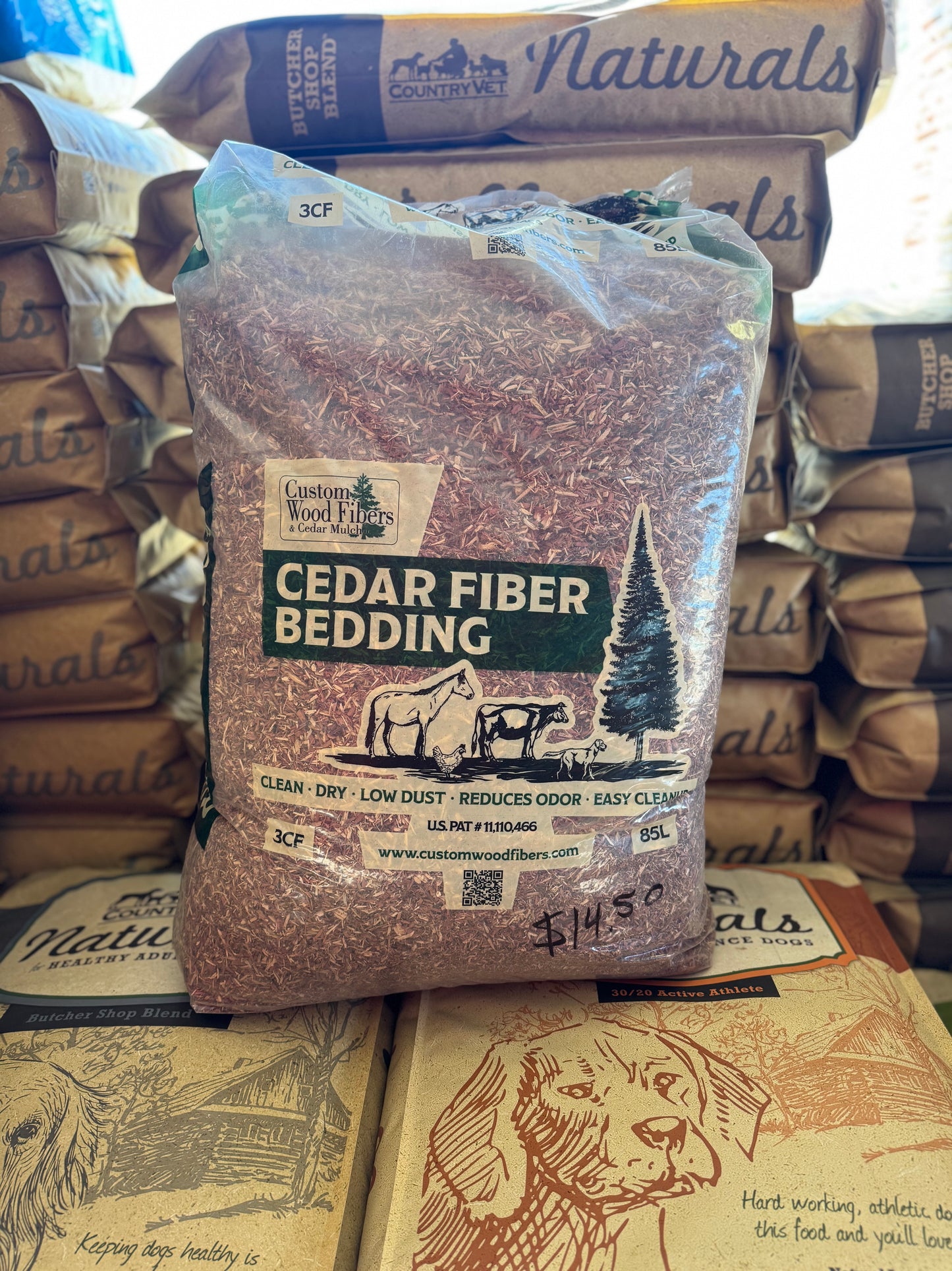 Animal Bedding Cedar Fiber Bedding (3 cu ft)
